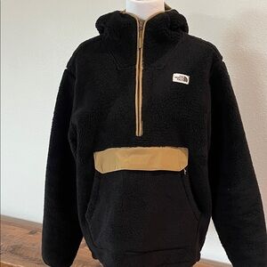 The North Face Men’s XL Canpshire Sherpa hoodie, excellent condition, very warm